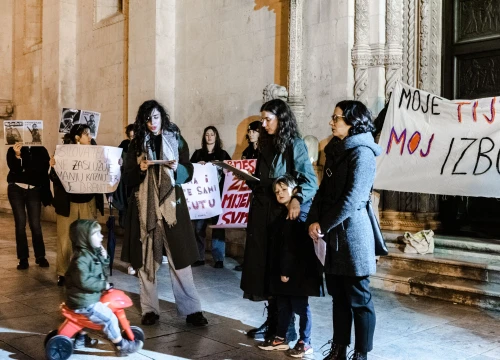 Fotografija 18 - Marš u Šibeniku u povodu Dana žena: 'Dali smo javne prostore pred bolnicama za javni linč žena'