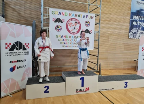 Fotografija 3 - Šibenski parakarataši osvojili četiri medalje na turniru