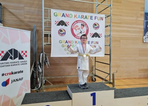 Fotografija 4 - Šibenski parakarataši osvojili četiri medalje na turniru
