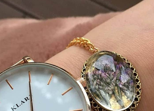 Fotografija 3 - Šibenčanka Antonela izrađuje poseban nakit: 'Cvijeće uvene, ovako vječno živi u ogrlici'