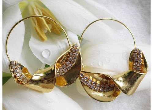 Fotografija 4 - Šibenčanka Antonela izrađuje poseban nakit: 'Cvijeće uvene, ovako vječno živi u ogrlici'