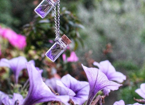 Fotografija 12 - Šibenčanka Antonela izrađuje poseban nakit: 'Cvijeće uvene, ovako vječno živi u ogrlici'