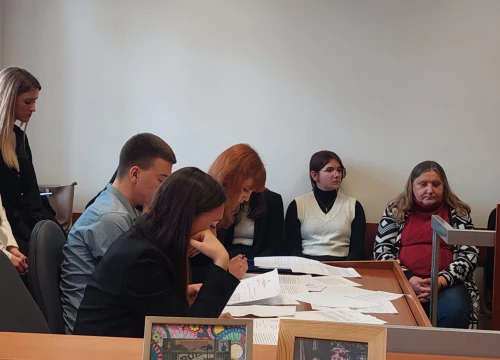 Fotografija 6 - Državna smotra simuliranih suđenja: 'Sutkinje pohvalile šibenske učenike, možda jednom postanu i suci'