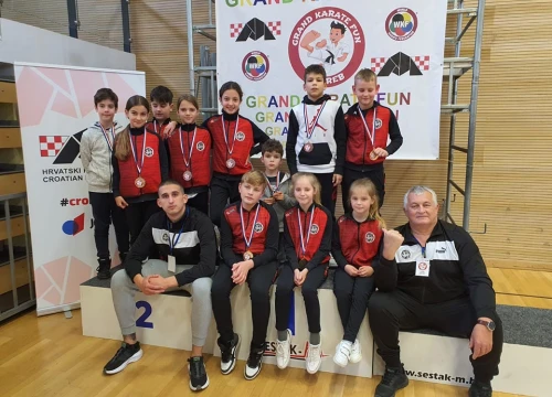 Fotografija 1 - KK Okit na međunarodnom turniru osvojio 11 medalja