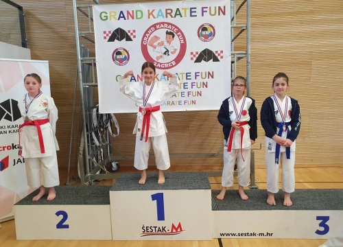 Fotografija 2 - KK Okit na međunarodnom turniru osvojio 11 medalja
