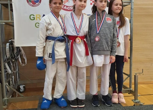 Fotografija 5 - KK Okit na međunarodnom turniru osvojio 11 medalja