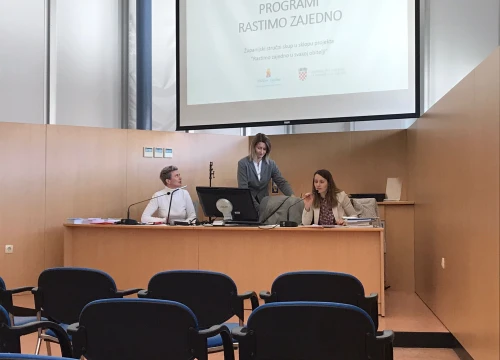 Fotografija 1 - U Gradskoj knjižnici 'Juraj Šižgorić' održan skup 'Rastimo zajedno u svakoj obitelji'