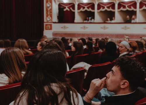 Fotografija 14 - Srednjoškolci deprimirali kazalište s odličnim razlogom: ‘Izašla sam sva zbrčkana’