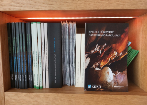 Speleološki vodič Nacionalnog parka 'Krka' podijeljen školama u županiji