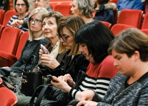Fotografija 2 - Tarik Filipović i Daria Lorenci napunili i oduševili šibensko kazalište