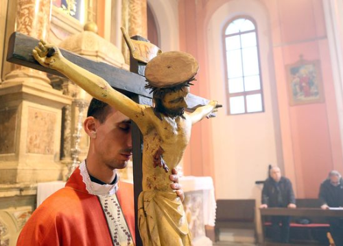 Godišnja proslava krvarenja raspela iz šibenske gradske župe svetog Križa – Dolac