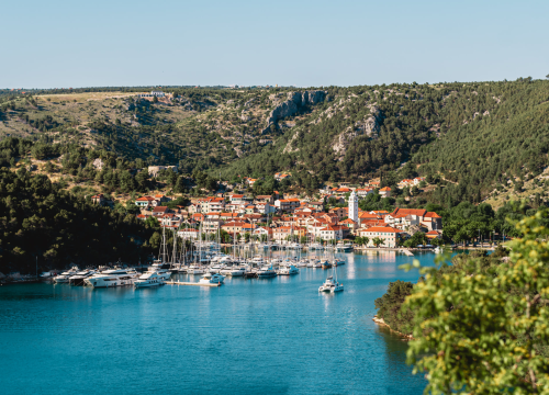 Sherif grupa gradit će lanac tematskih kampova: Prvi u okolici Skradina gdje su već kupili 50.000 kvadrata zemljišta