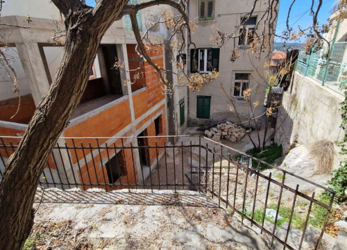 Fotografija 20 - Prodaje se prostrani stan na jedinstvenoj lokaciji u centru Šibenika!