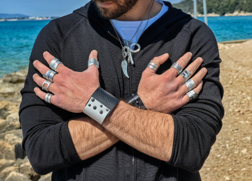 Fotografija 12 - Sanja Kljajić inspiraciju za nakit pronalazi u svemu što je okružuje, a nedavno je predstavila mušku kolekciju: 'Sin je bio model'