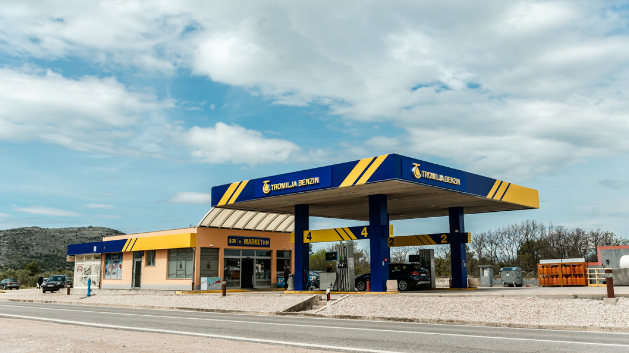 Tromilja benzin u potrazi je za radnicima!