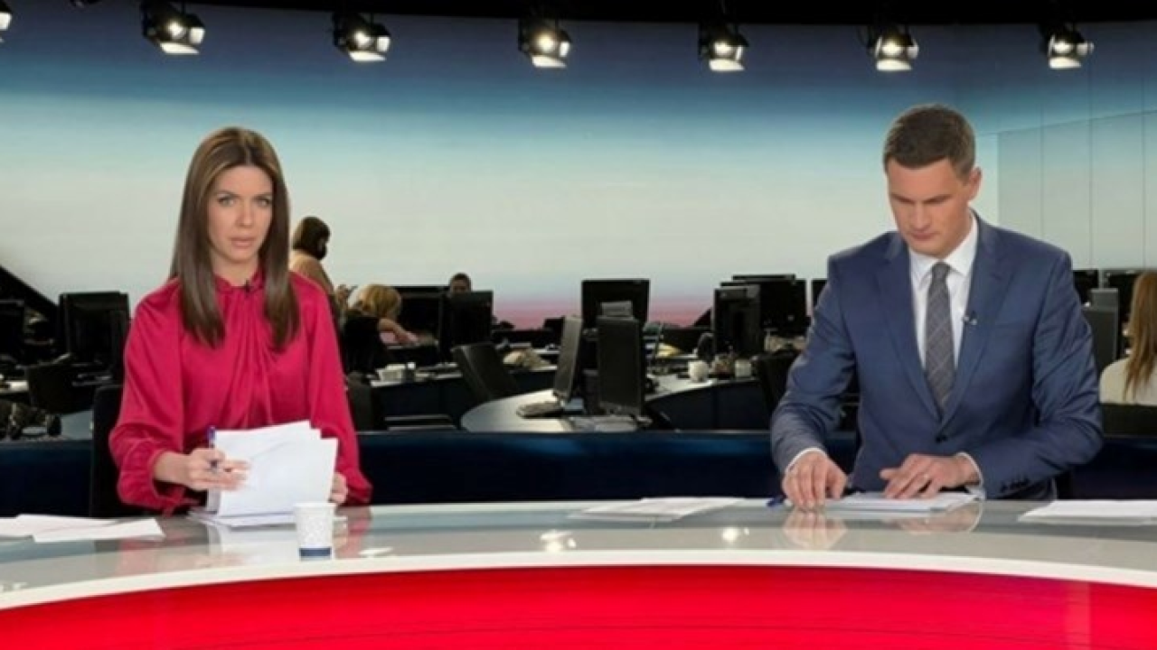 Voditeljici Dnevnika Nove TV, Šibenčanki Valentini Baus, kolega dobacio komentar na njezin račun: Snimka postala hit