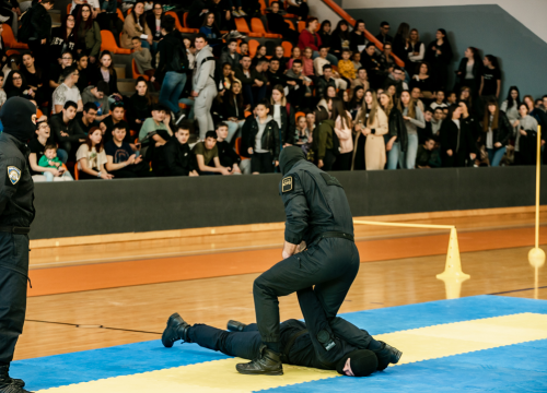 Tribine na Baldekinu pune, policija zauzela teren: Tko želi postati policajac?