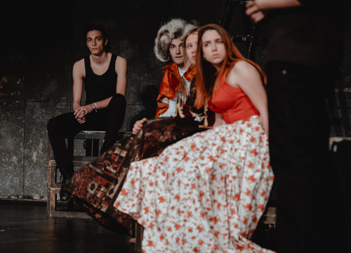 Fotografija 5 - Fenomenalna predstava dramskog studija Ivana Jelić: ‘Repertoar’ traži granicu umjetnosti i profita