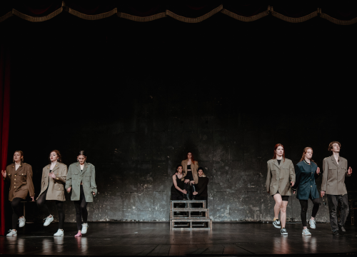 Fotografija 12 - Fenomenalna predstava dramskog studija Ivana Jelić: ‘Repertoar’ traži granicu umjetnosti i profita