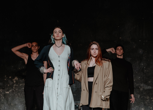 Fotografija 14 - Fenomenalna predstava dramskog studija Ivana Jelić: ‘Repertoar’ traži granicu umjetnosti i profita