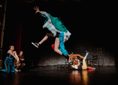 Fotografija 19 - Fenomenalna predstava dramskog studija Ivana Jelić: ‘Repertoar’ traži granicu umjetnosti i profita