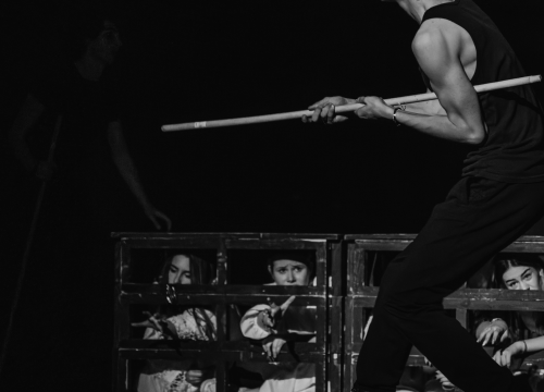 Fotografija 25 - Fenomenalna predstava dramskog studija Ivana Jelić: ‘Repertoar’ traži granicu umjetnosti i profita