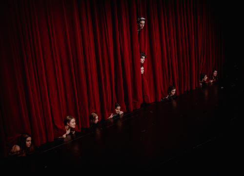 Fotografija 3 - Fenomenalna predstava dramskog studija Ivana Jelić: ‘Repertoar’ traži granicu umjetnosti i profita