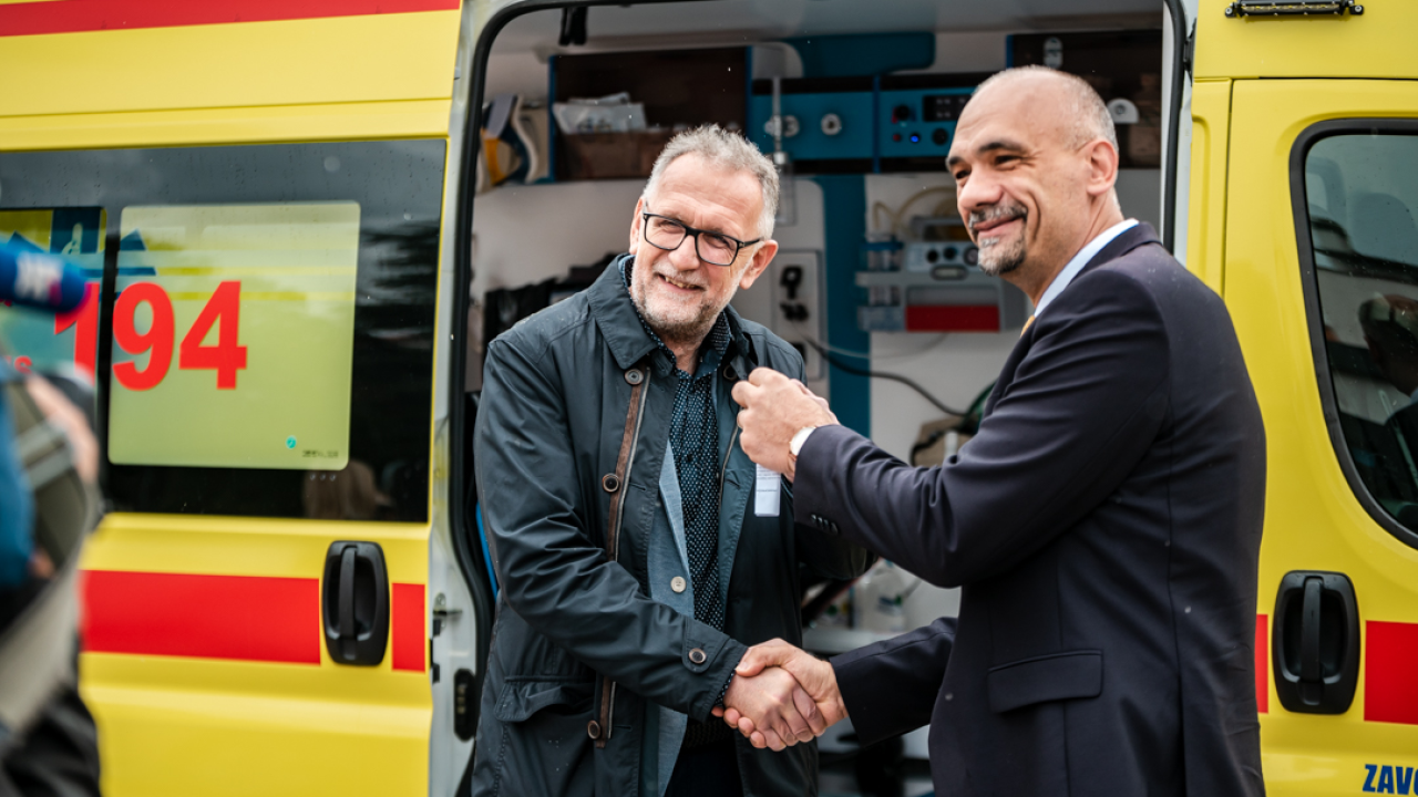 Župan Jelić predao sanitetsko vozilo Zavodu za hitnu medicinu: ‘Sigurnost vozača i pacijenata nam je na prvom mjestu'