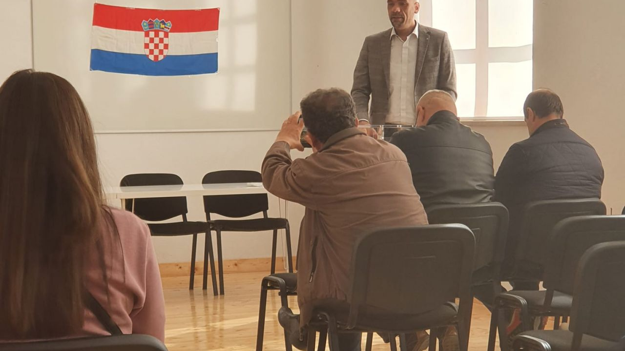 U Općini Ružić održan seminar folklorne metodologije i osnova, pjevačke i govorne tehnike
