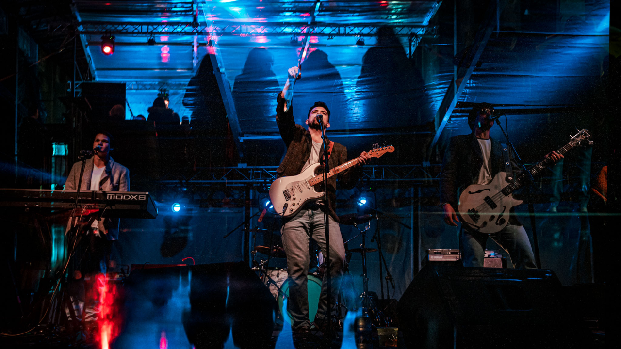 Tjedan bez praznog hoda u Azimutu: Kviz, Crno brdo, Koraljko i BluVinil