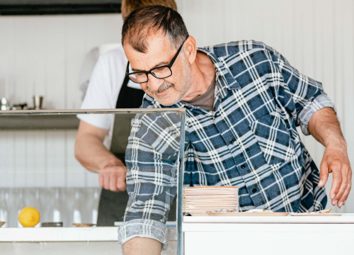 Fotografija 2 - Uživajte u morskim delicijama kušaonice školjaka i vina Oyster22!