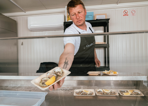 Fotografija 11 - Uživajte u morskim delicijama kušaonice školjaka i vina Oyster22!
