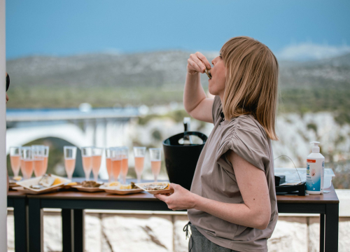 Fotografija 12 - Uživajte u morskim delicijama kušaonice školjaka i vina Oyster22!