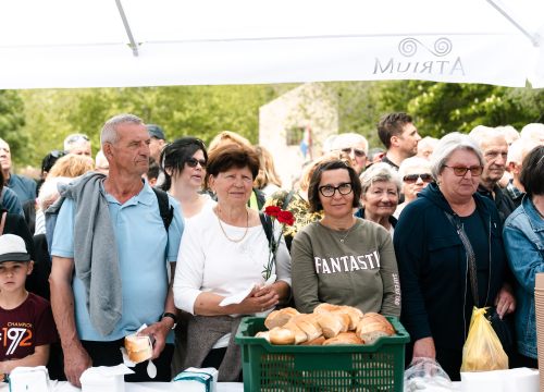 Fotografija 10 - Uz podjelu graha u NP Krka tradicionalno obilježen Praznik rada: 'Sve što imamo stvorili smo svojim radom'