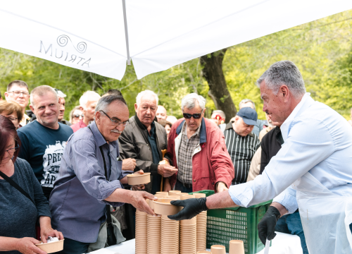 Fotografija 17 - Uz podjelu graha u NP Krka tradicionalno obilježen Praznik rada: 'Sve što imamo stvorili smo svojim radom'