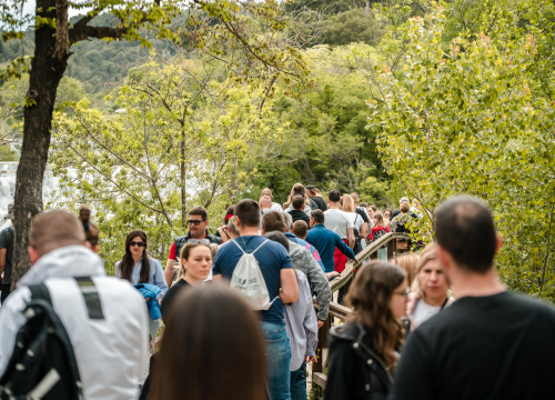 Fotografija 38 - Uz podjelu graha u NP Krka tradicionalno obilježen Praznik rada: 'Sve što imamo stvorili smo svojim radom'