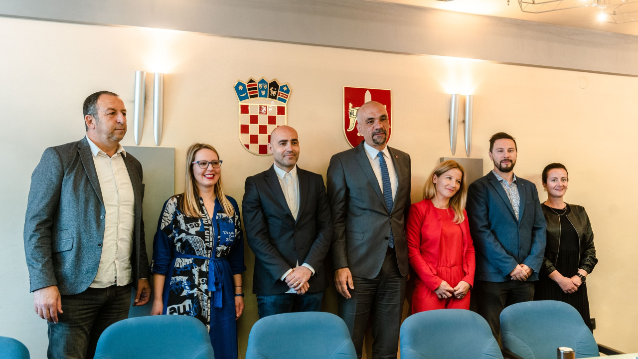 Župan Jelić potpisao Ugovore za sedam projekata: 'Cilj nam je promovirati mjesta gdje je turizam manje razvijen'