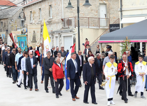 Fotografija 3 - Primoštenci danas slave blagdan Gospe od Loreta