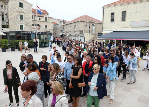 Fotografija 2 - Primoštenci danas slave blagdan Gospe od Loreta