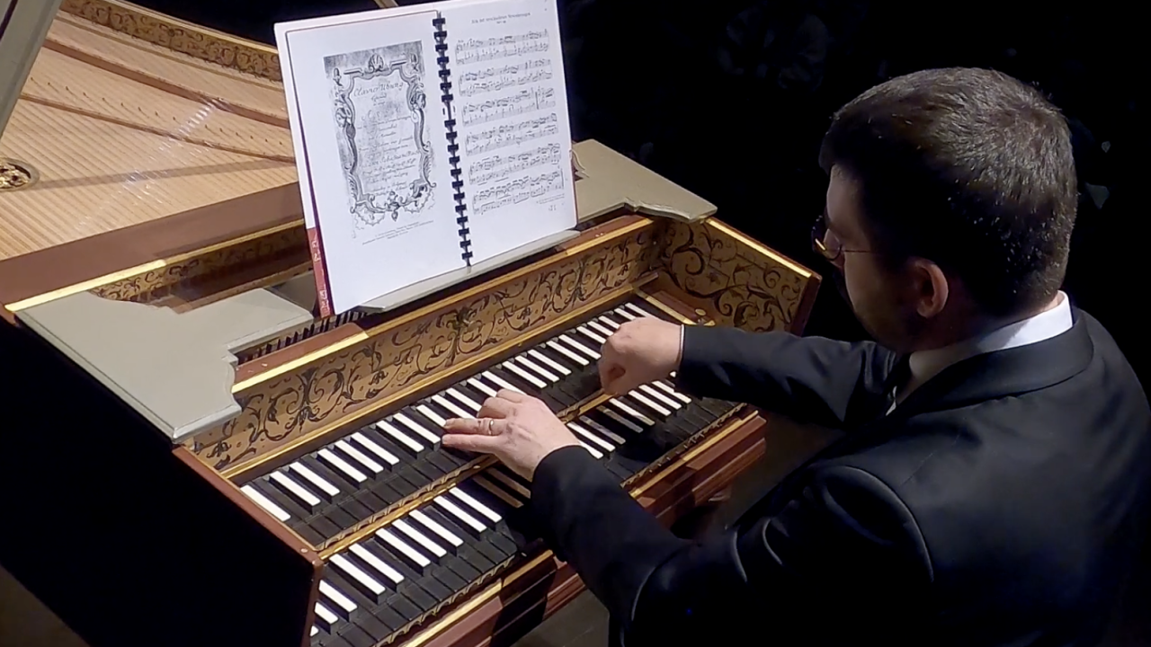 Pavao Mašić u ponedjeljak u foajeu kazališta svira čembalo koje je obnovljeno za ovu priliku