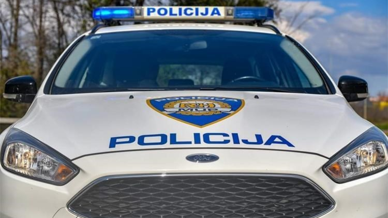 Lopov u Srimi 40-godišnjaku ukrao građevinske oplate u vrijednosti od 2000 eura