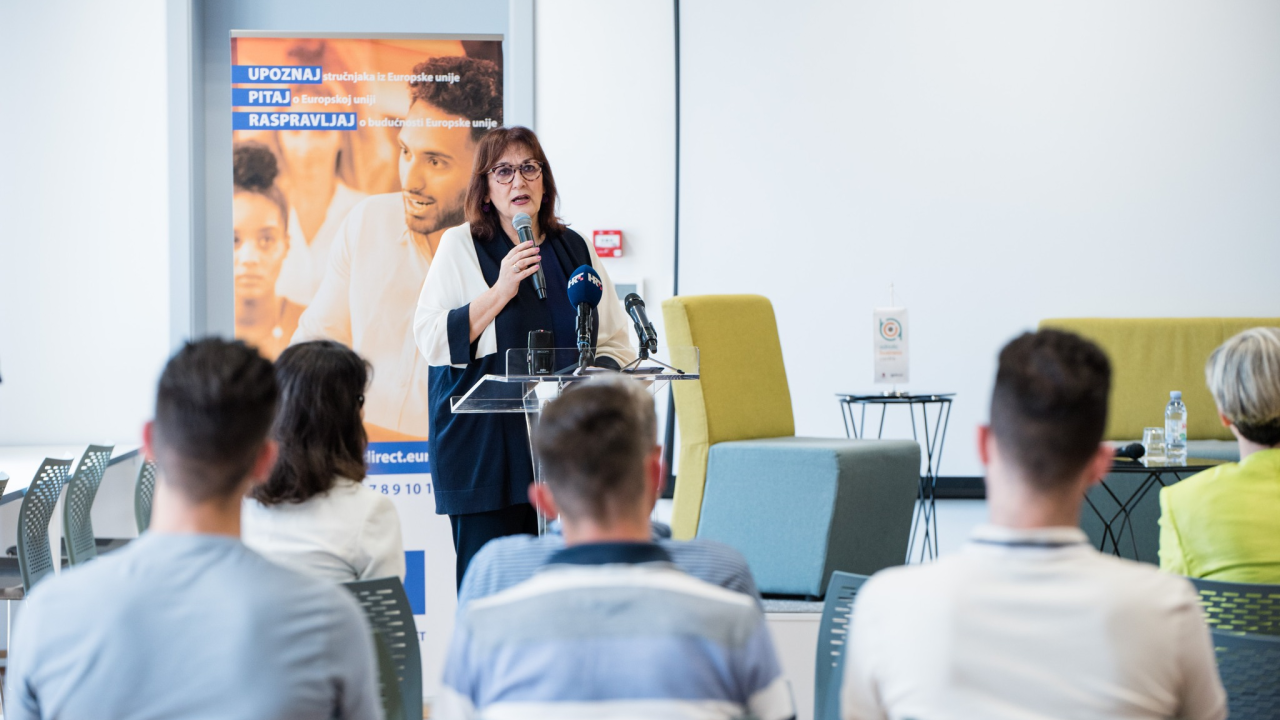 Dubravka Šuica u Šibeniku: 'Želimo širokopojasnim internetom i 5G mrežom pokriti svako selo u EU'