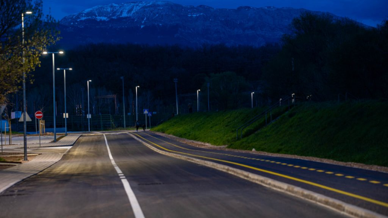 Završen projekt uređenja Cesarićeve obale i rasvjete od Orašnice do arheološkog nalazišta Kapitul u Kninu
