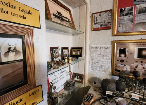 Fotografija 18 - Priča o 'najluđoj' šibenskoj obitelji: Od havajskog kralja i izopćenog nadbiskupa do gradonačelnika Šibenika i rekordera u letenju