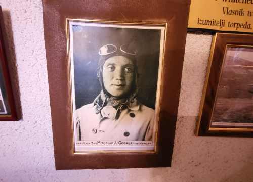 Fotografija 17 - Priča o 'najluđoj' šibenskoj obitelji: Od havajskog kralja i izopćenog nadbiskupa do gradonačelnika Šibenika i rekordera u letenju