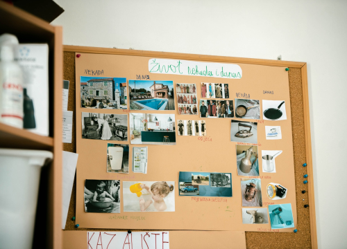 Fotografija 3 - Nina Vukorepa učiteljica je na Zlarinu: 'U razredu je dvoje učenika, a zbog lošeg vremena znala sam i zapeti na otoku'