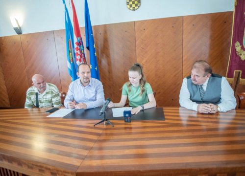 Grad Knin dodijelio nove stipendije za učenike i studente