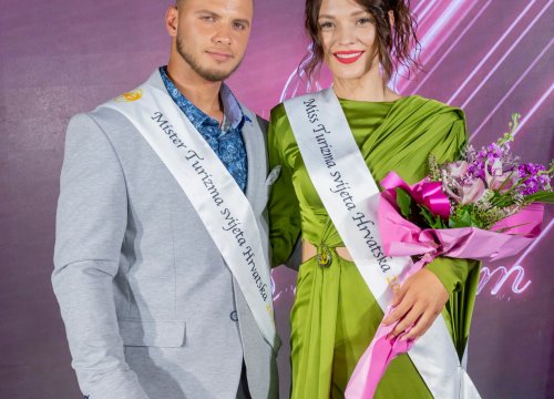 Fotografija 2 - Monika Vojvodić, bivša glasnogovornica HNK Šibenik, nova je Miss turizma, a Mia Kitarović Miss fotogeničnosti