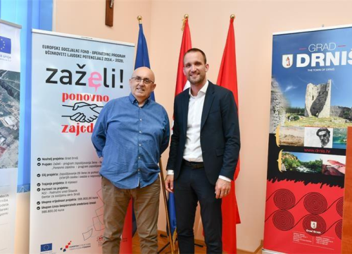 Ministar Erlić u radnom Drnišu: Gradonačelnik Begonja upoznao ga s projektima