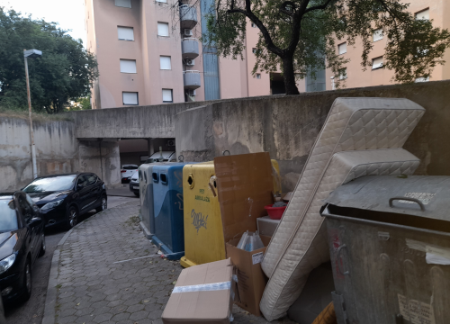 Novi dan, novo smeće: Šibenčani krupni otpad ostavljaju gdje stignu, Zeleni grad ne kupi reciklirani